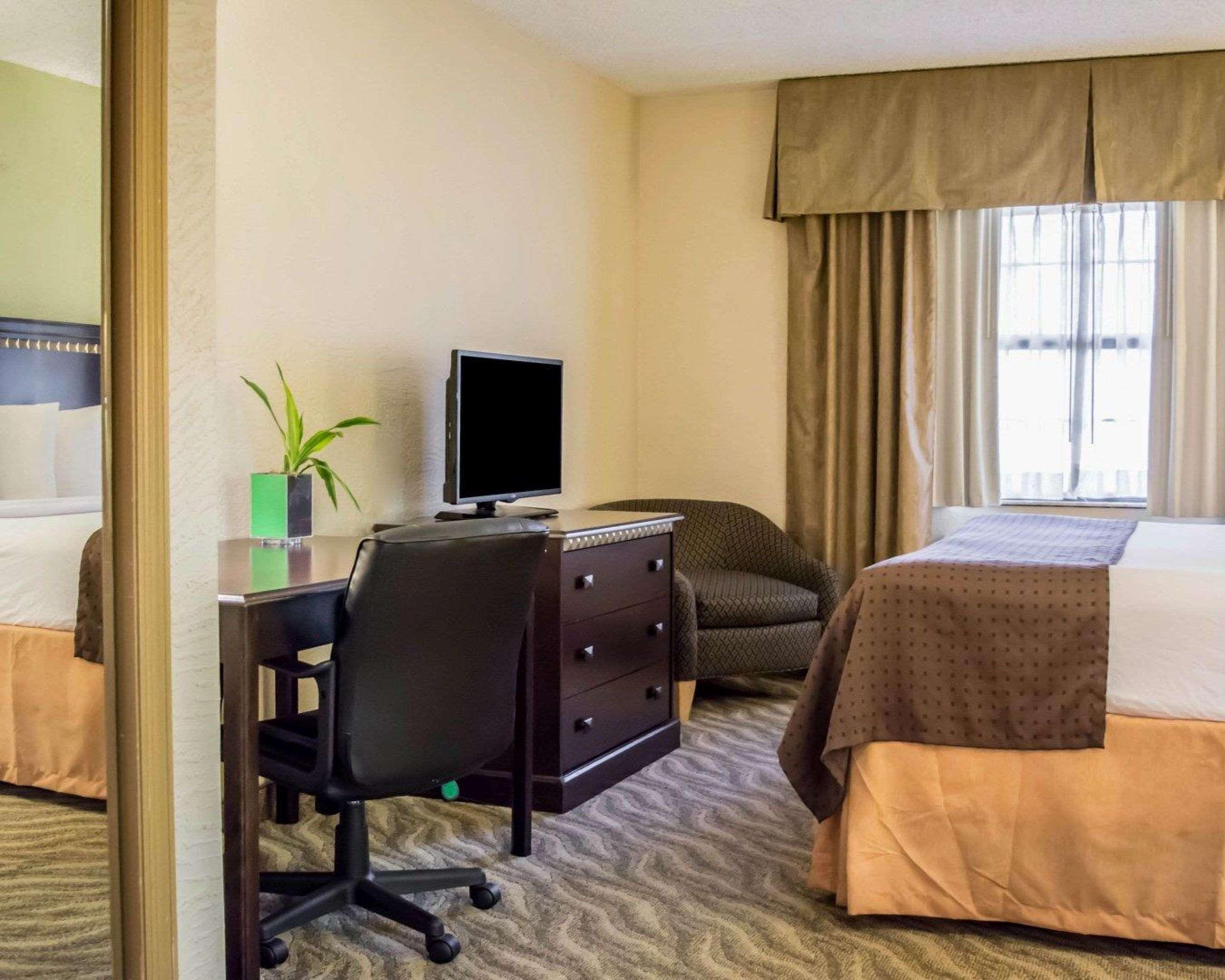 Hotel Clarion Pointe Tampa-Brandon Near Fairgrounds And Casino à Mango Extérieur photo
