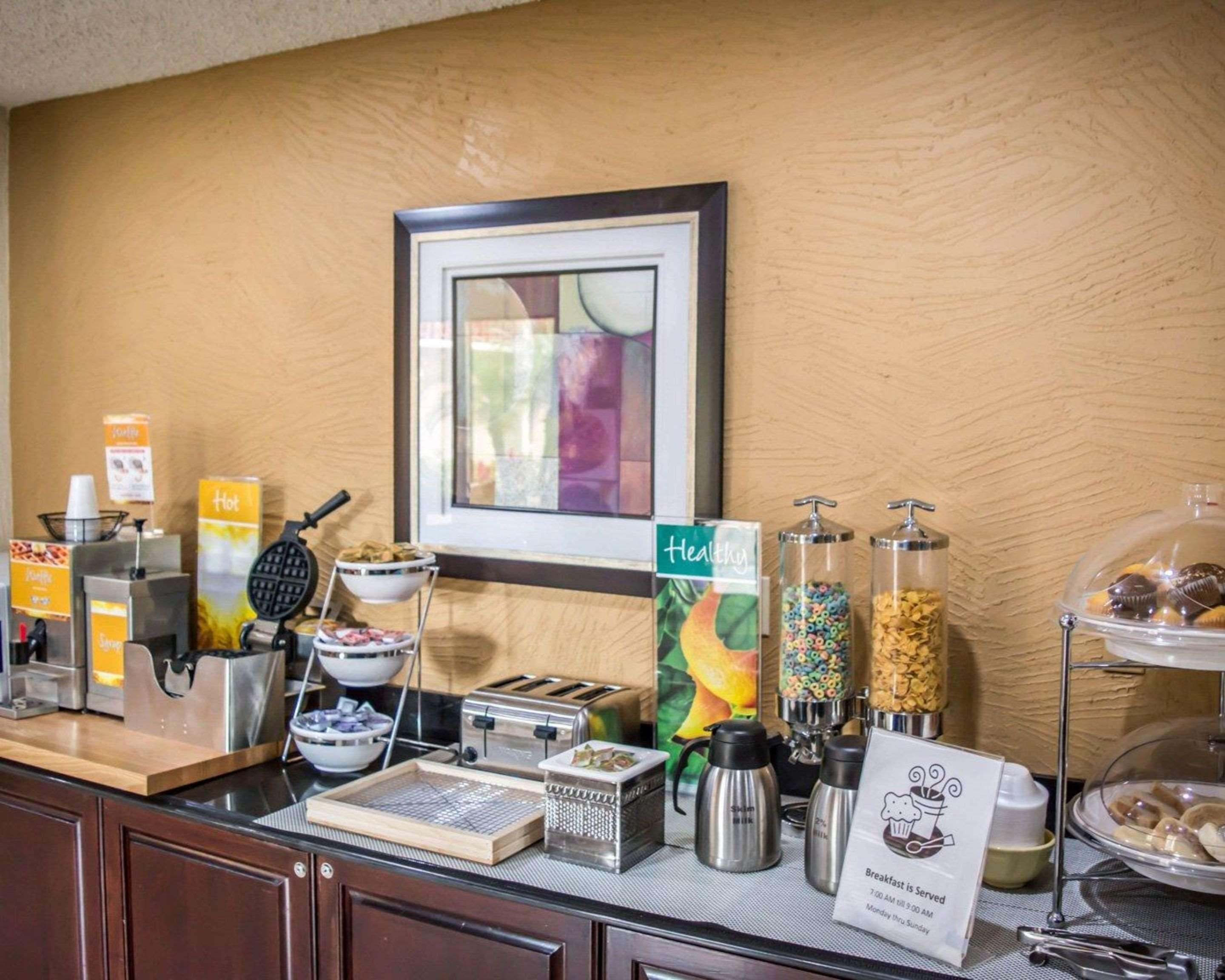 Hotel Clarion Pointe Tampa-Brandon Near Fairgrounds And Casino à Mango Extérieur photo
