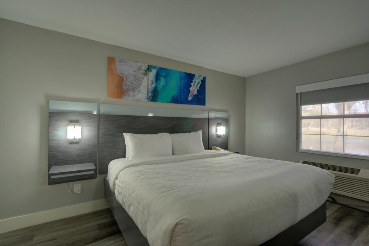 Hotel Clarion Pointe Tampa-Brandon Near Fairgrounds And Casino à Mango Extérieur photo