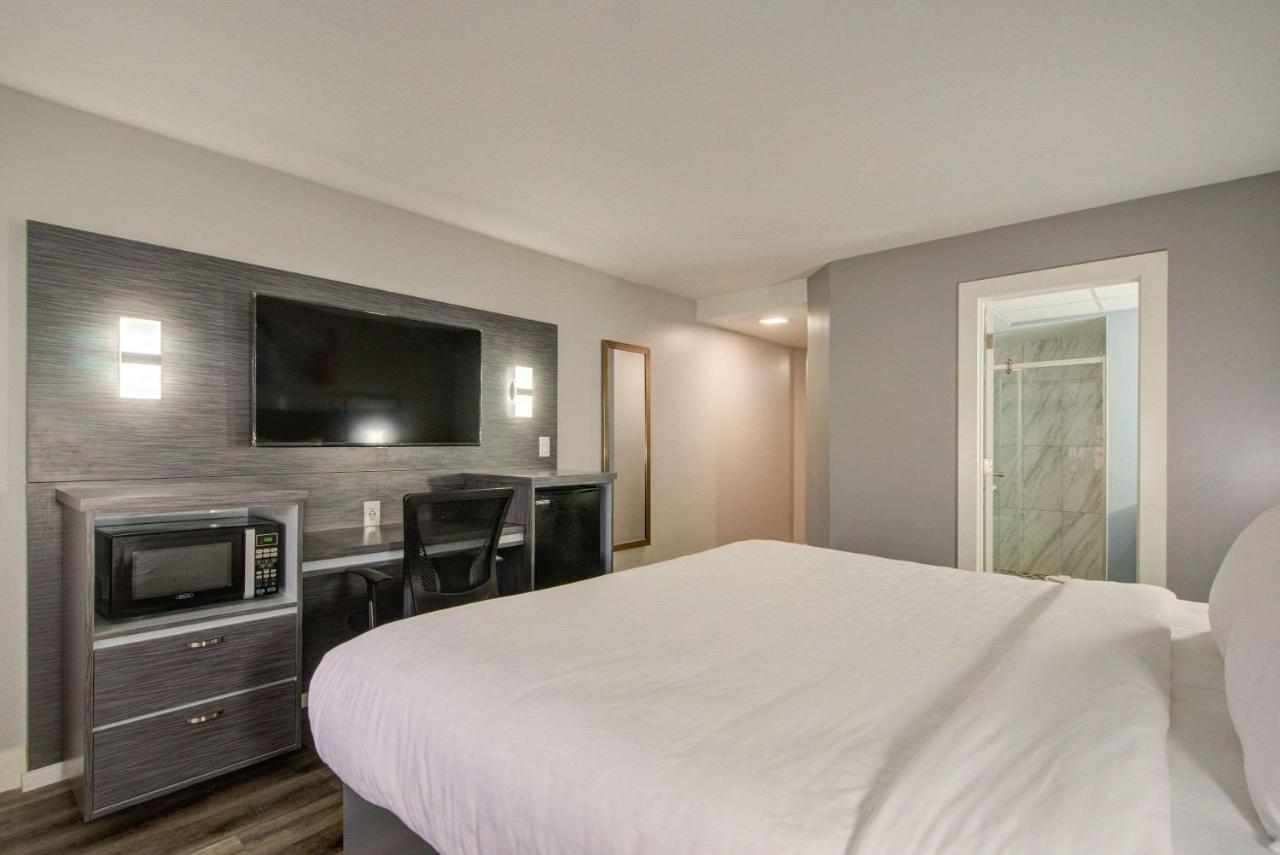 Hotel Clarion Pointe Tampa-Brandon Near Fairgrounds And Casino à Mango Extérieur photo
