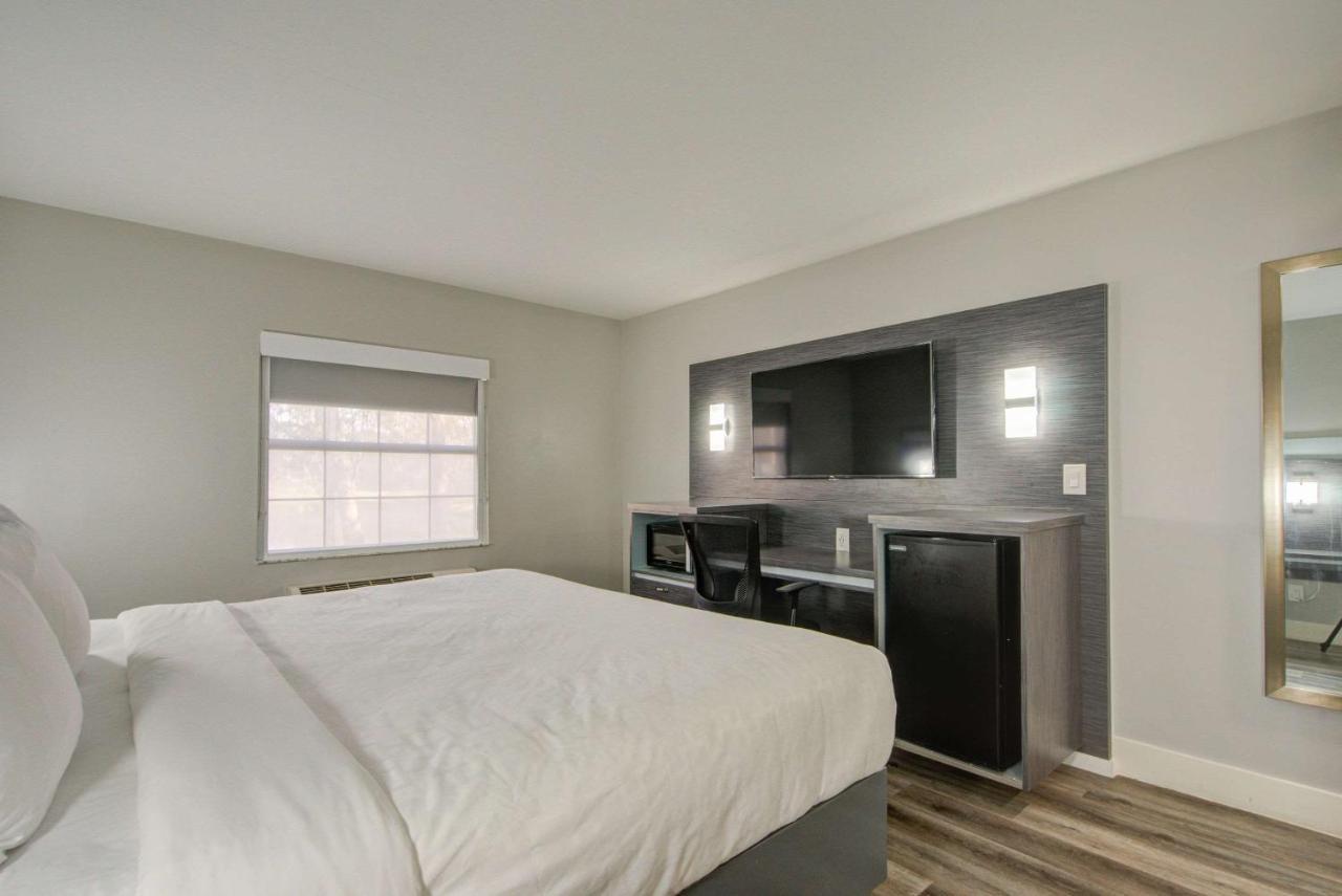 Hotel Clarion Pointe Tampa-Brandon Near Fairgrounds And Casino à Mango Extérieur photo